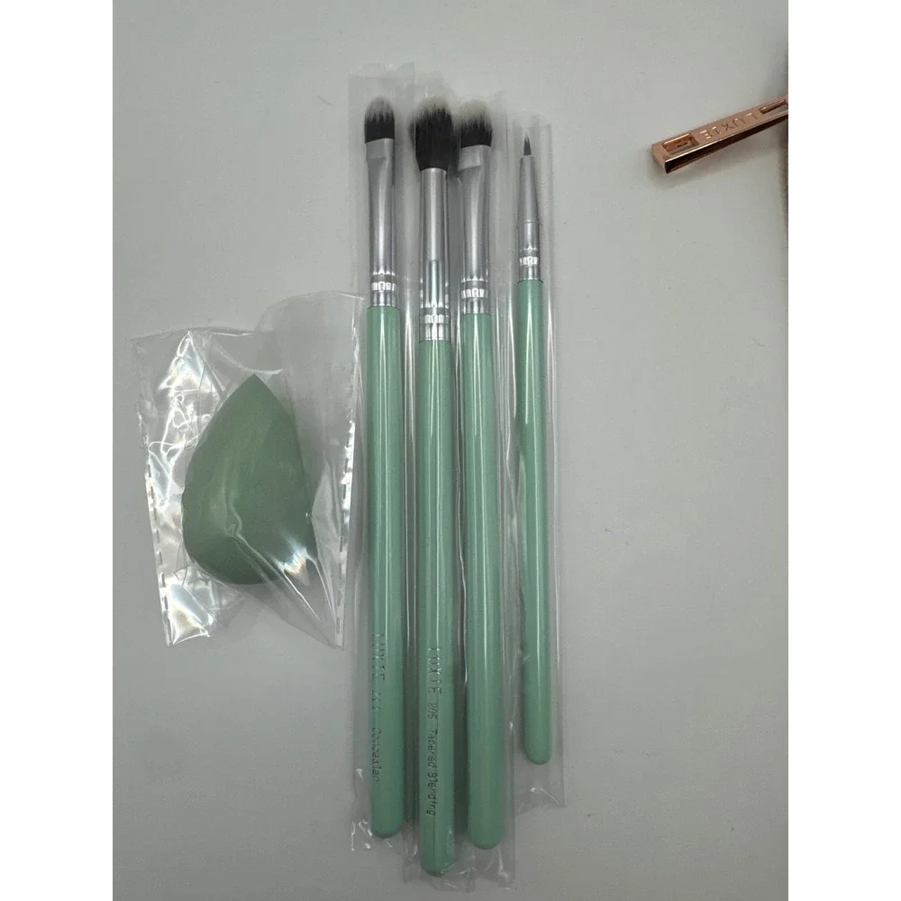 Luxie Eye Makeup Brush Set 4‎ Brushes Sponge and Purple Vegan Leather Pouch Mint